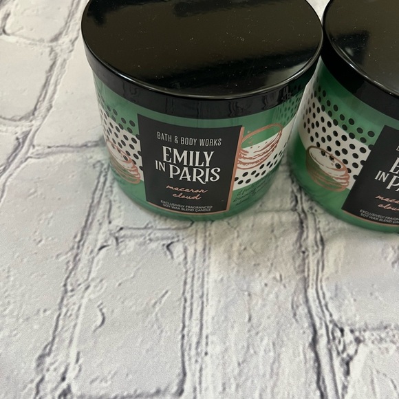 NEW BATH & BODY WORKS EMILY IN PARIS BUNDLE OF CANDLES - Picture 2 of 4